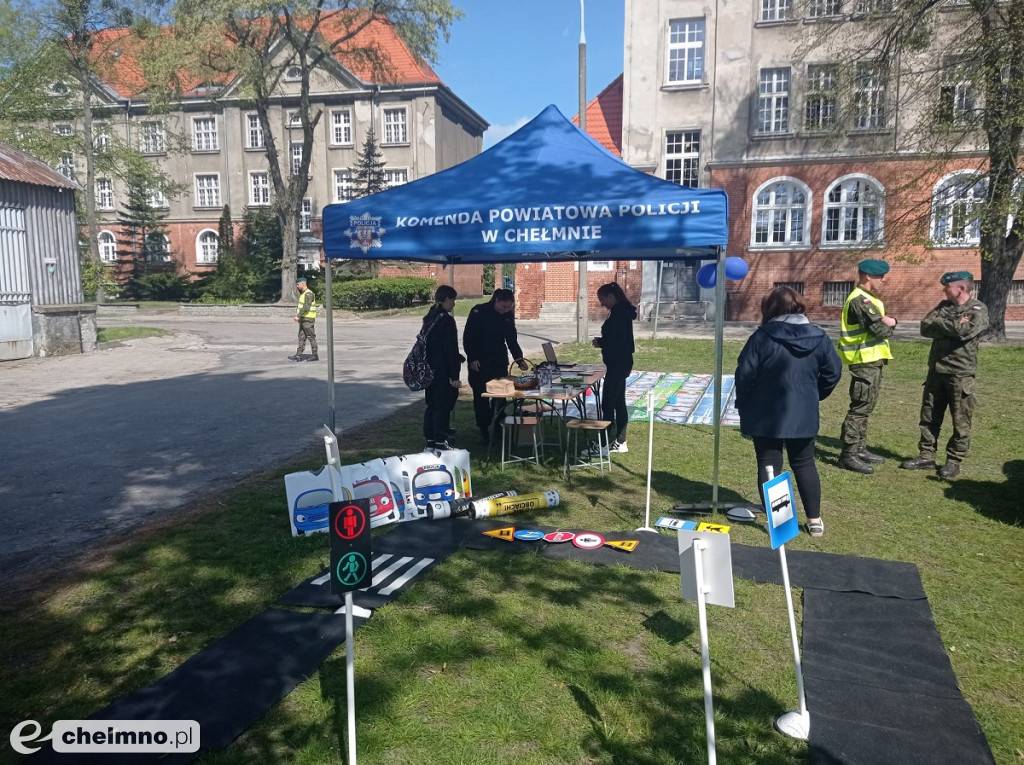 Policjanci uczestniczyli w pikniku wojskowym w Chełmnie