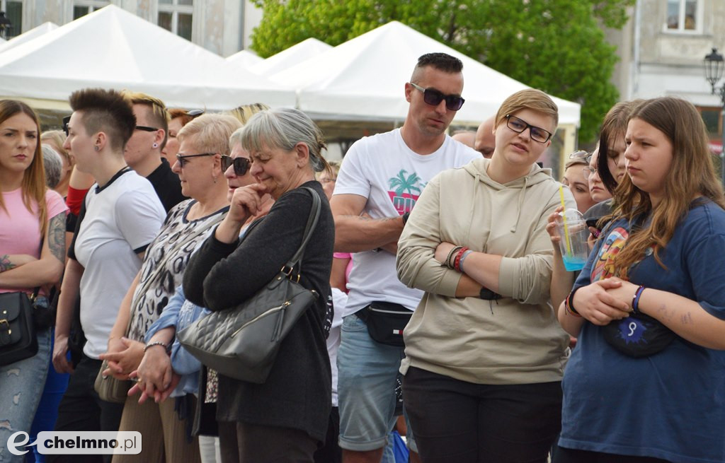 Barwny korowód i piękne występy na Rynku