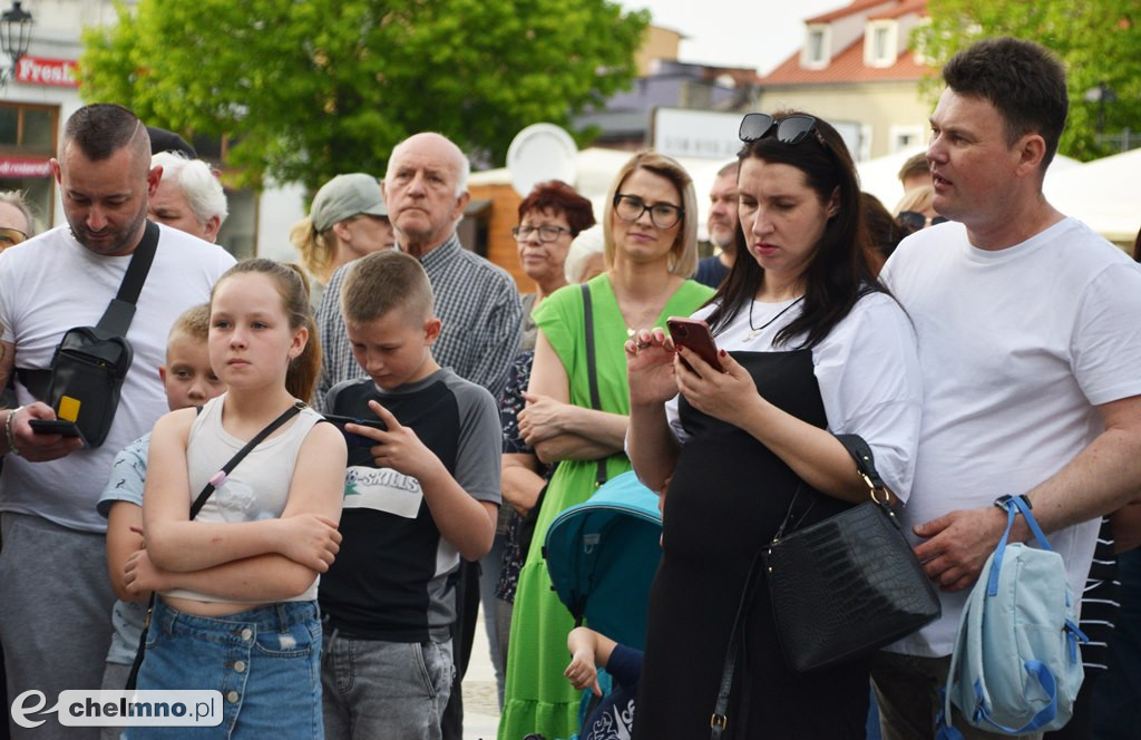 Barwny korowód i piękne występy na Rynku