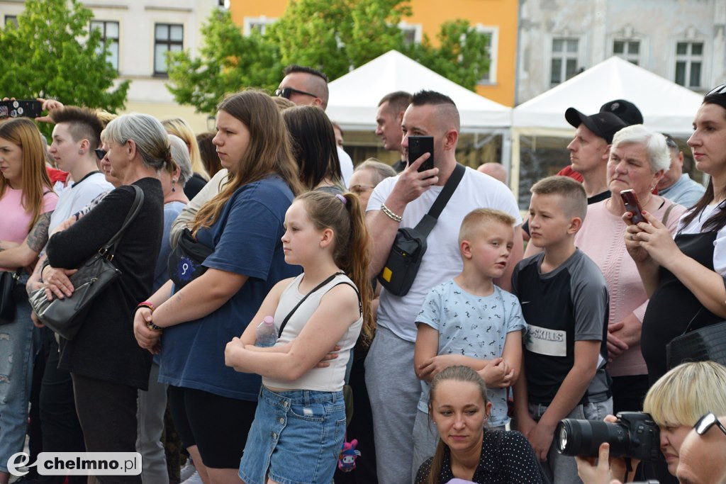 Barwny korowód i piękne występy na Rynku