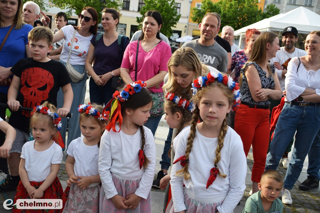 Barwny korowód i piękne występy na Rynku
