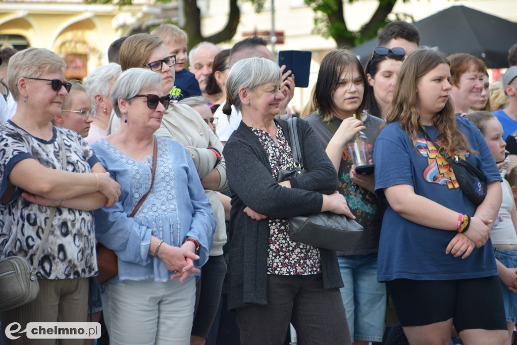 Barwny korowód i piękne występy na Rynku