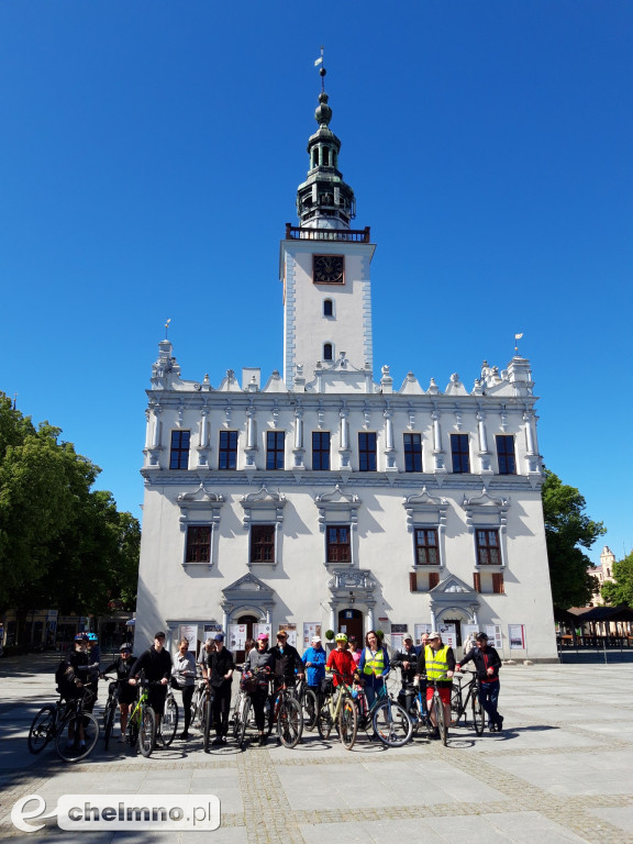 Na rowerach podążali za historią okolic...