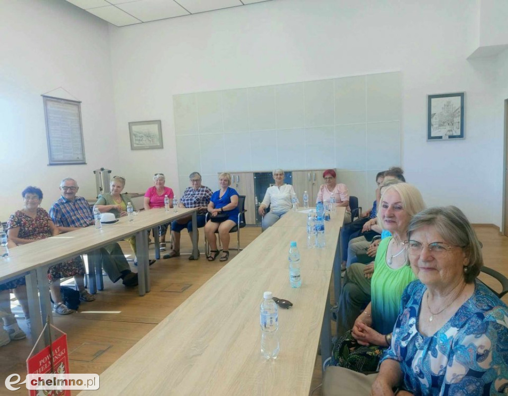 Piesza wycieczka edukacyjna dla aktywnych seniorów 60+
