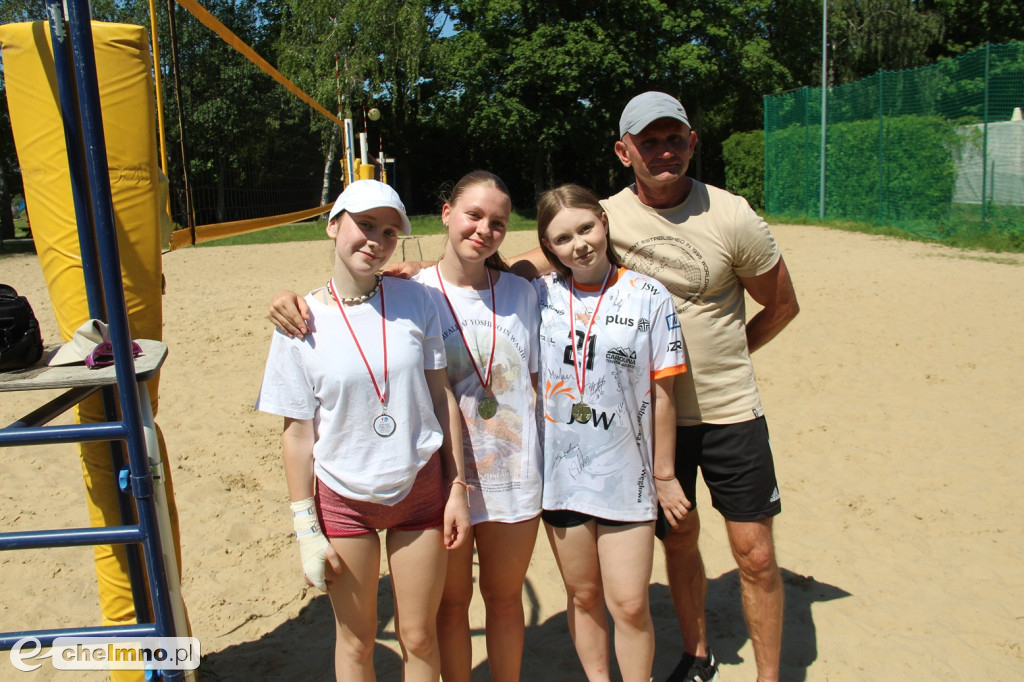 Turniej Siatkówki Plażowej w Chełmnie. SP 2 I SP 1 z awansami