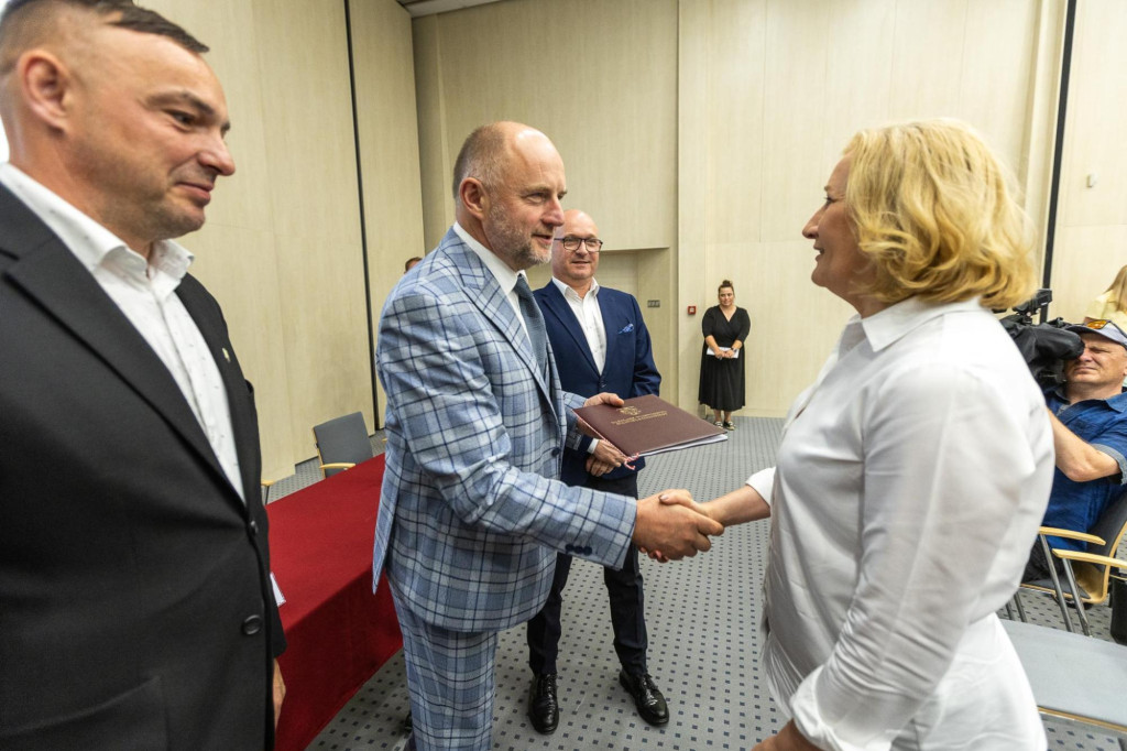 Nowe umowy: biznes, ekologia, rekreacja. Pieniądze trafią także do powiatu chełmińskiego