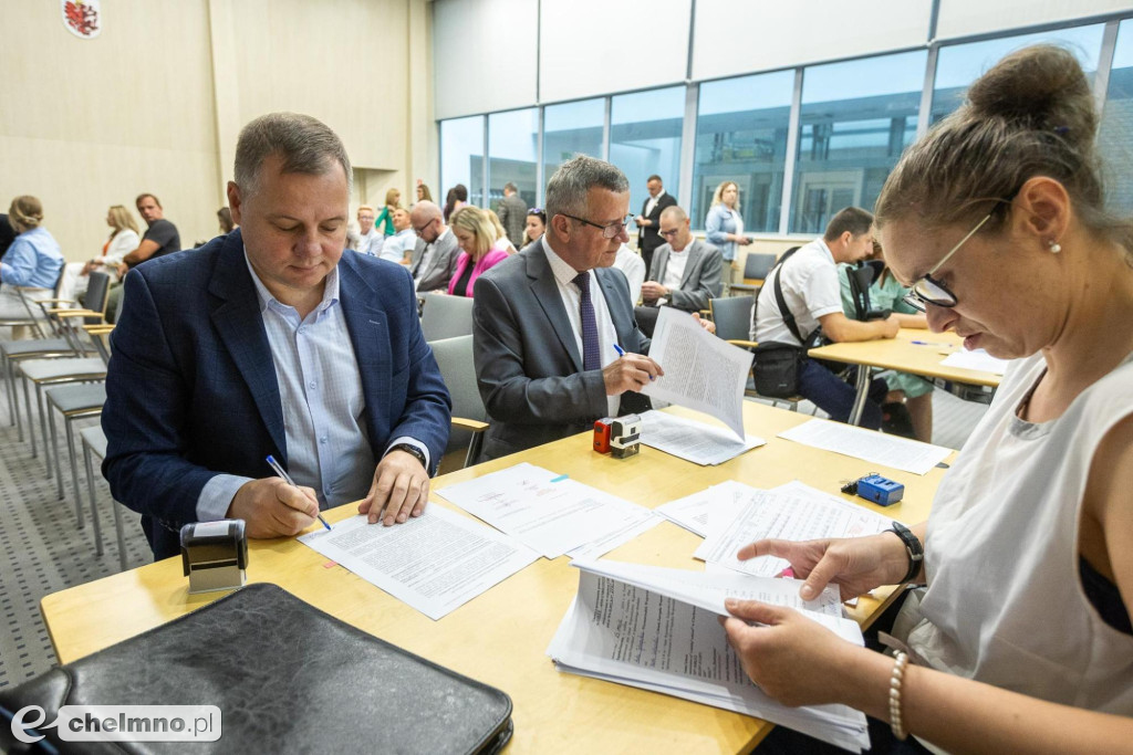Nowe umowy: biznes, ekologia, rekreacja. Pieniądze trafią także do powiatu chełmińskiego