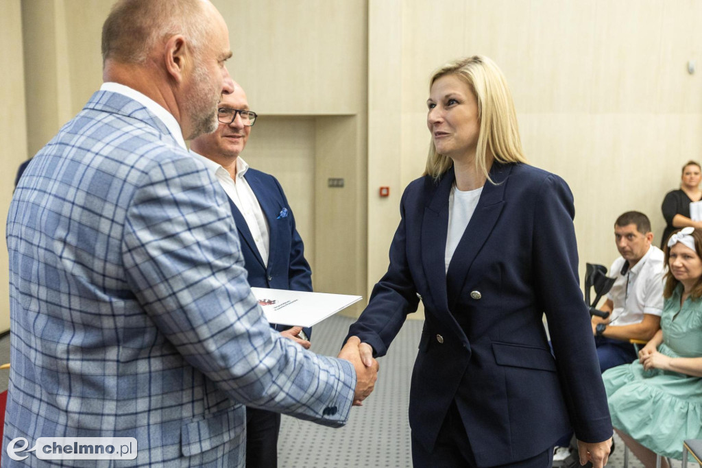 Nowe umowy: biznes, ekologia, rekreacja. Pieniądze trafią także do powiatu chełmińskiego