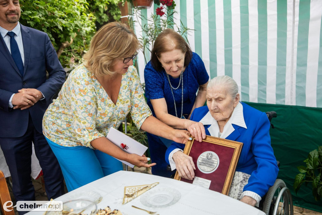 Nestorzy z medalami Unitas Durat