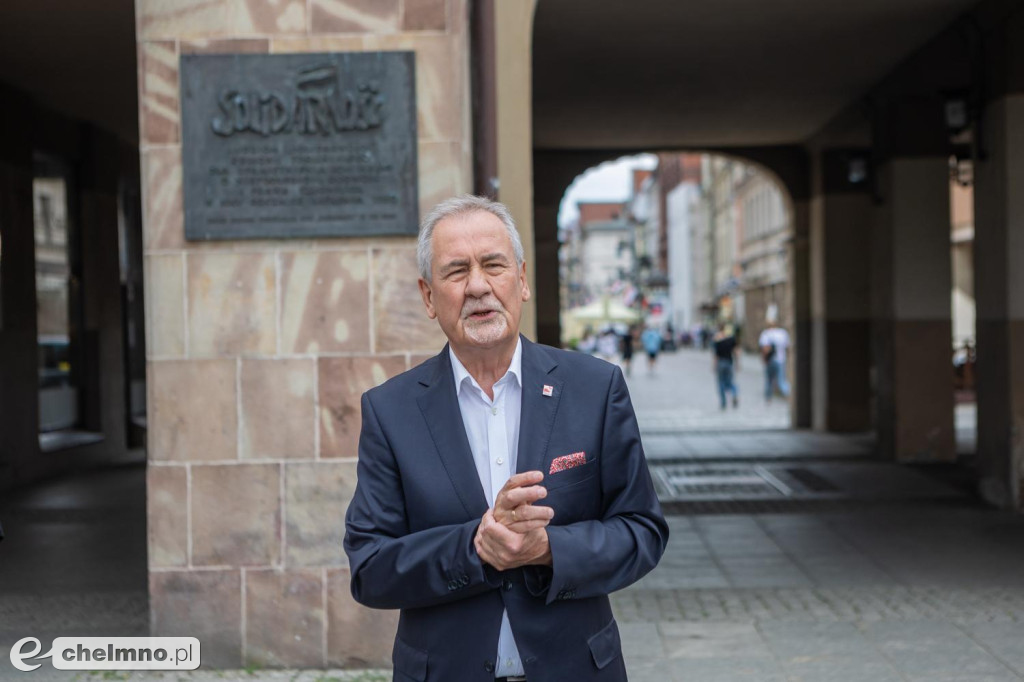 Poznają drogę ku demokracji