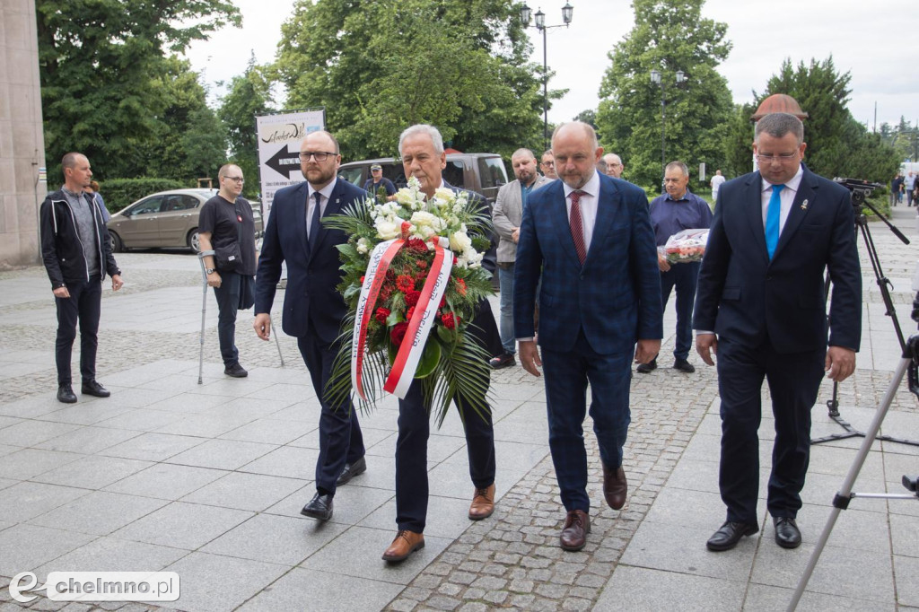 Poznają drogę ku demokracji