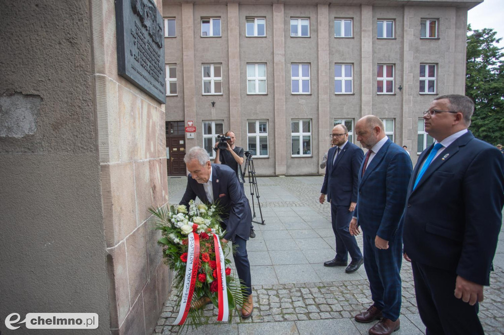 Poznają drogę ku demokracji