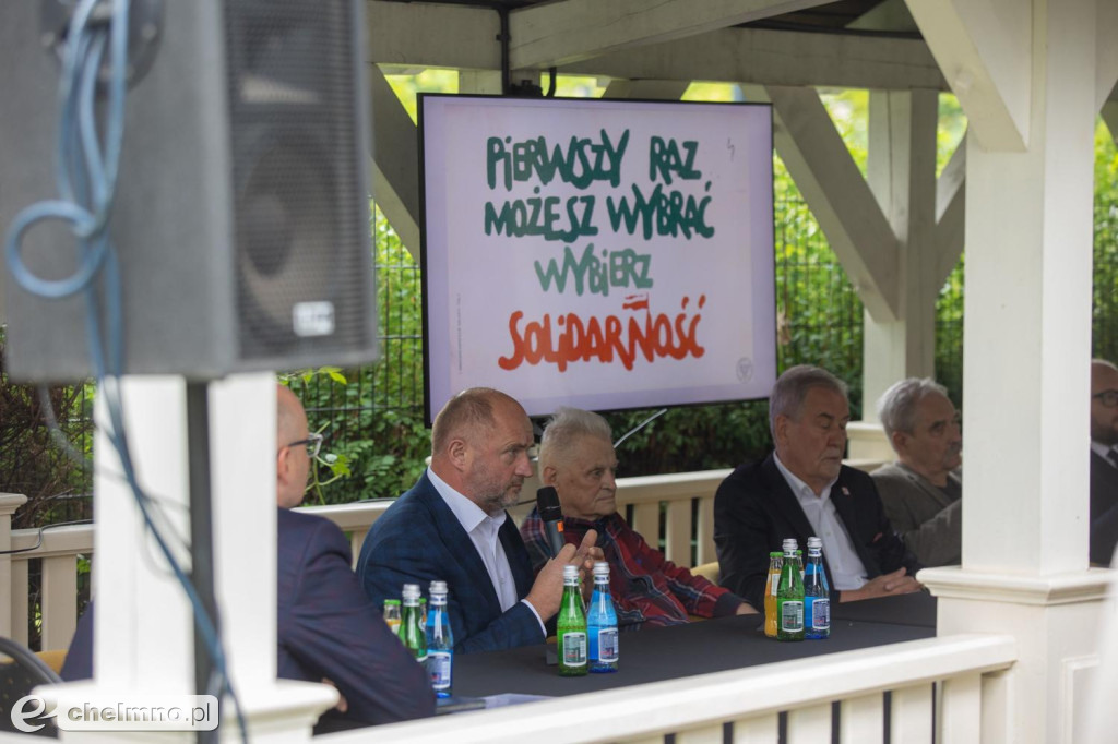 Poznają drogę ku demokracji