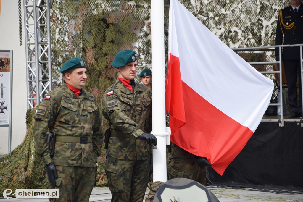 Uroczysty apel na chełmińskim rynku z okazji Święta 3. Pułku Saperów