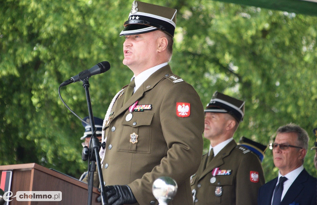 Uroczysty apel na chełmińskim rynku z okazji Święta 3. Pułku Saperów