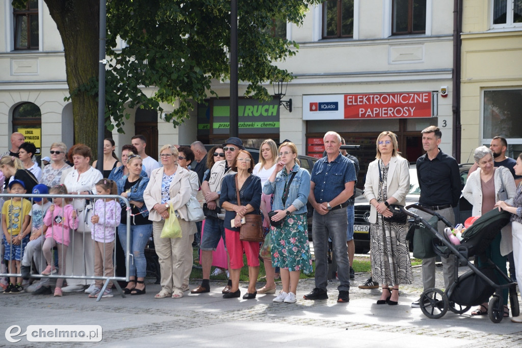 Uroczysty apel na chełmińskim rynku z okazji Święta 3. Pułku Saperów