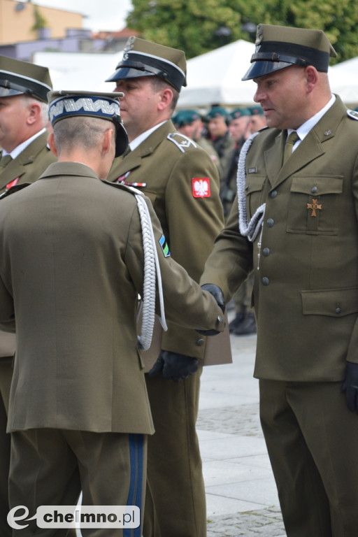 Uroczysty apel na chełmińskim rynku z okazji Święta 3. Pułku Saperów