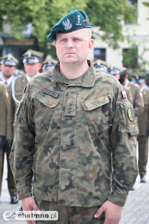 Uroczysty apel na chełmińskim rynku z okazji Święta 3. Pułku Saperów