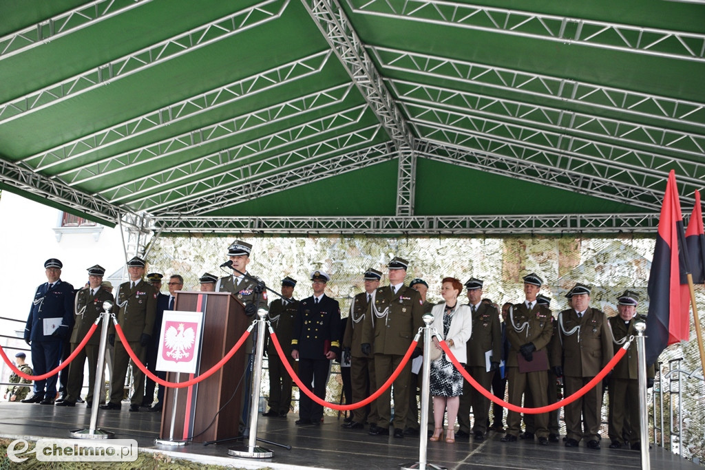 Uroczysty apel na chełmińskim rynku z okazji Święta 3. Pułku Saperów