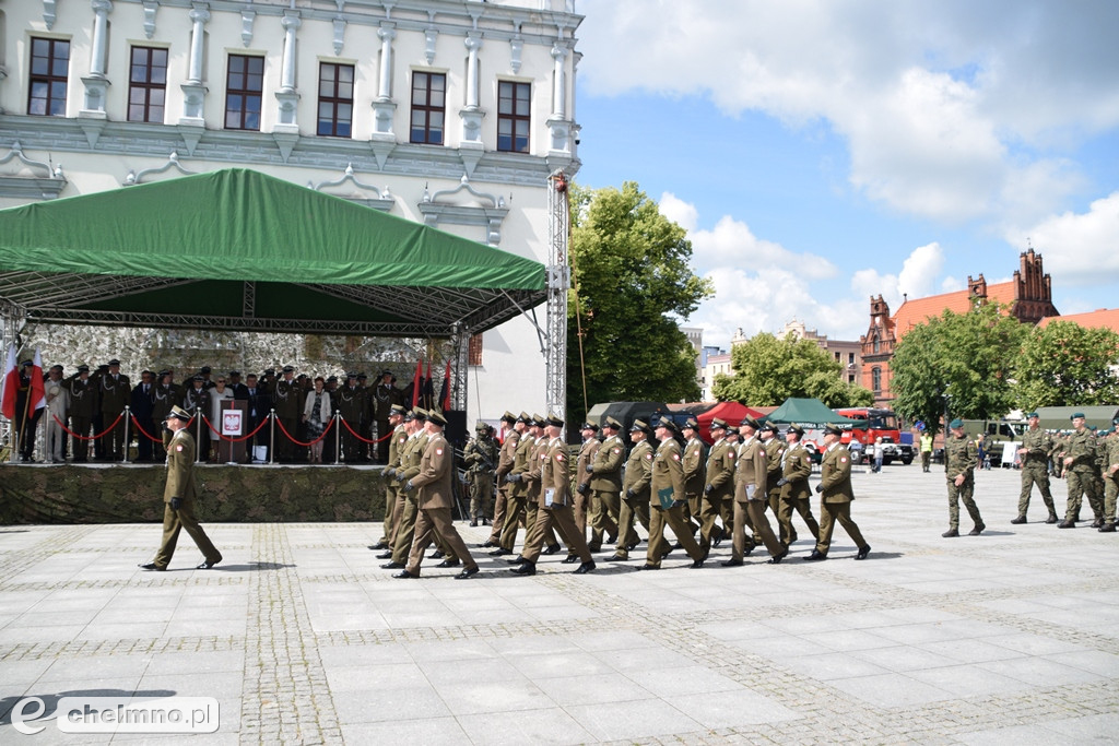 Uroczysty apel na chełmińskim rynku z okazji Święta 3. Pułku Saperów