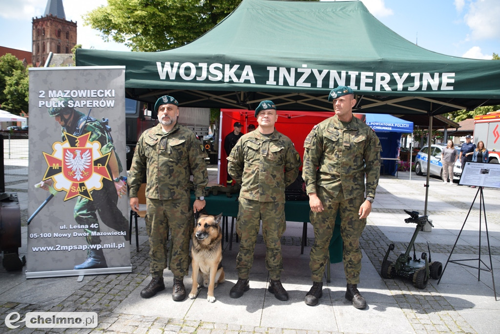 Uroczysty apel na chełmińskim rynku z okazji Święta 3. Pułku Saperów