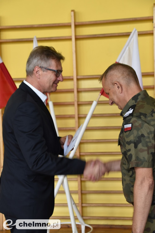 Uroczystość Związku Rezerwistów RP w Szkole Podstawowej w Starogrodzie