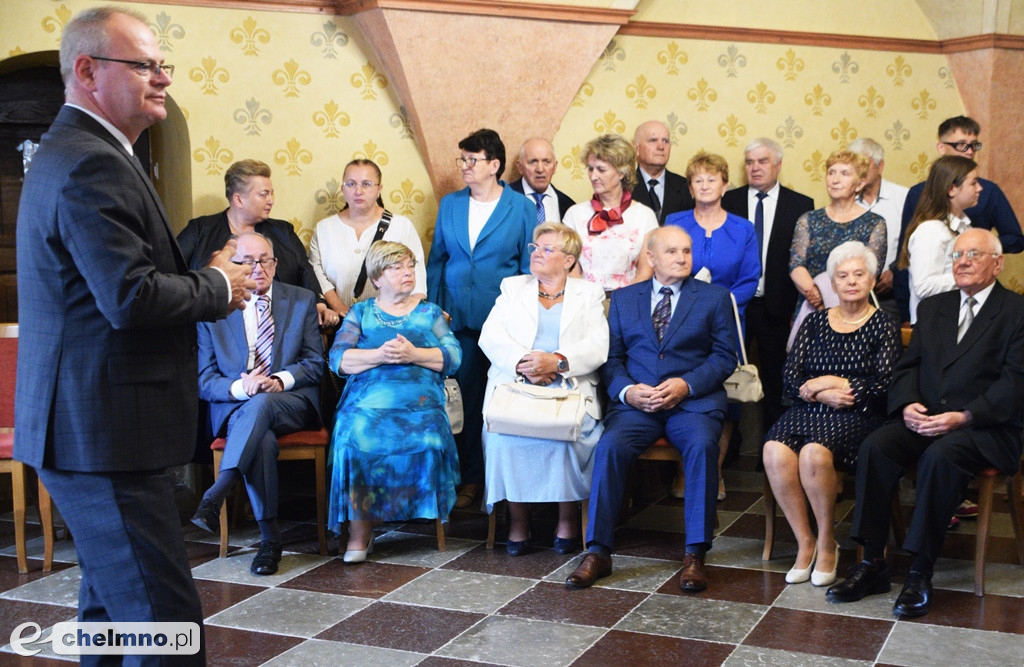 Medale Prezydenta z okazji Złotych Godów. Burmistrz Chełmna uhonorował wzruszonych Jubilatów