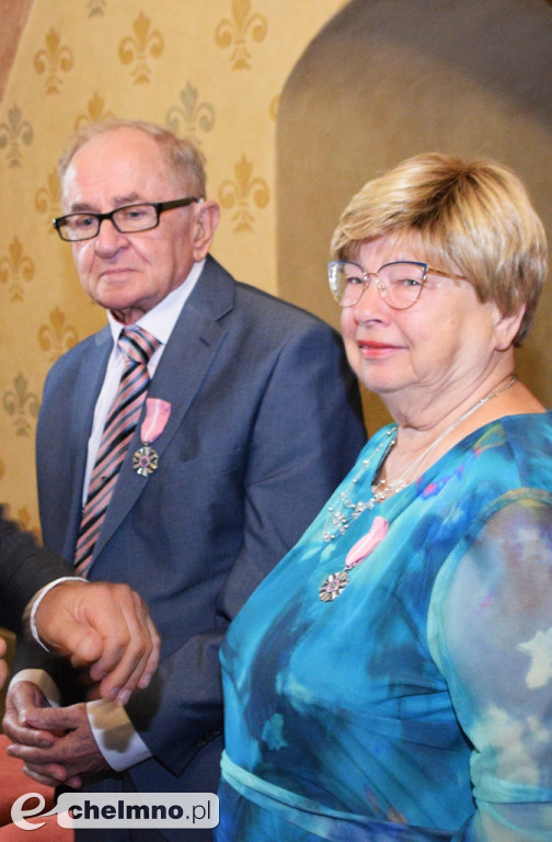 Medale Prezydenta z okazji Złotych Godów. Burmistrz Chełmna uhonorował wzruszonych Jubilatów