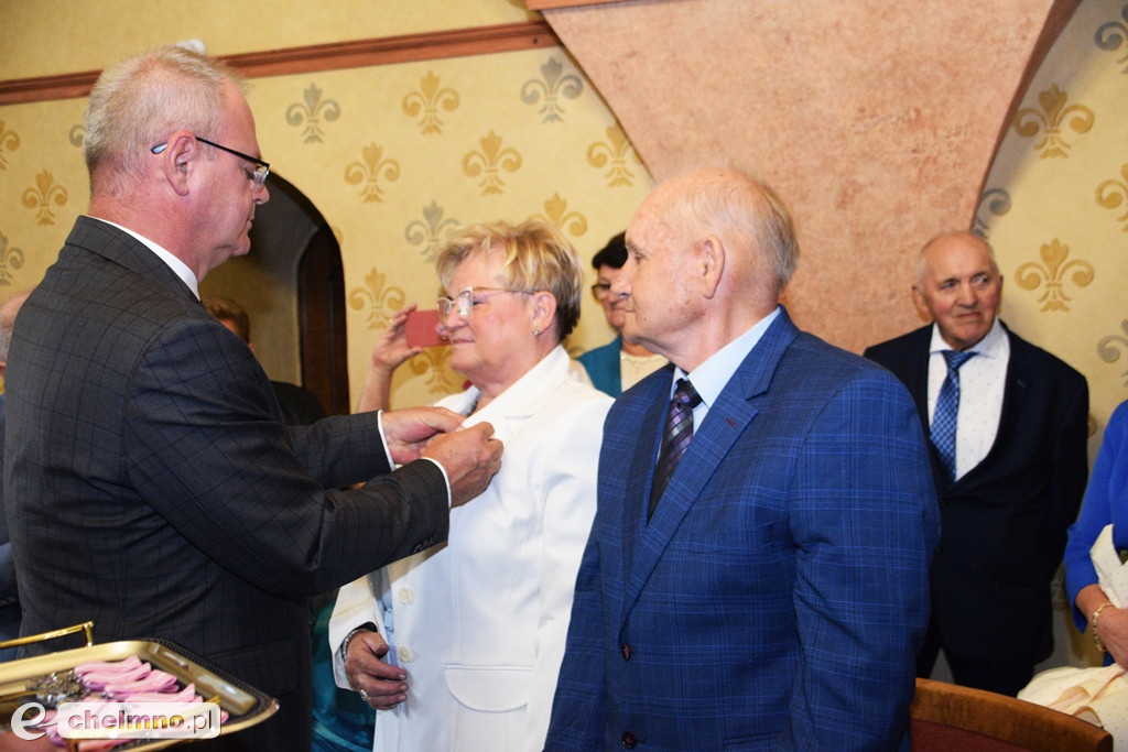 Medale Prezydenta z okazji Złotych Godów. Burmistrz Chełmna uhonorował wzruszonych Jubilatów