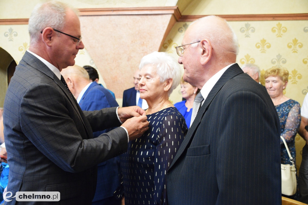 Medale Prezydenta z okazji Złotych Godów. Burmistrz Chełmna uhonorował wzruszonych Jubilatów