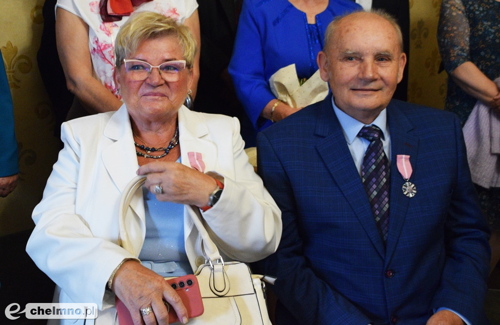 Medale Prezydenta z okazji Złotych Godów. Burmistrz Chełmna uhonorował wzruszonych Jubilatów