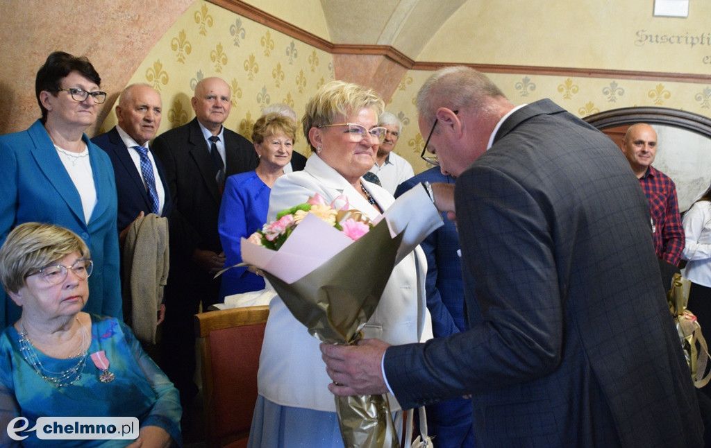 Medale Prezydenta z okazji Złotych Godów. Burmistrz Chełmna uhonorował wzruszonych Jubilatów