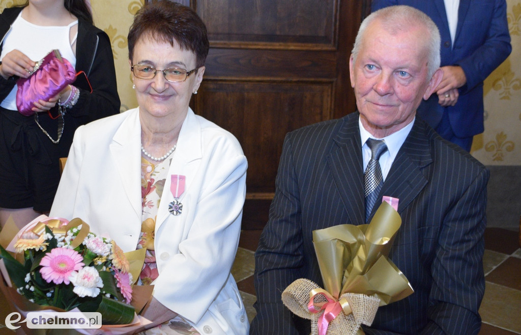 Medale Prezydenta z okazji Złotych Godów. Burmistrz Chełmna uhonorował wzruszonych Jubilatów
