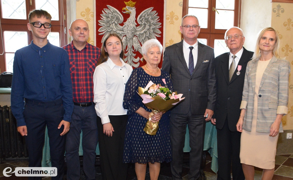 Medale Prezydenta z okazji Złotych Godów. Burmistrz Chełmna uhonorował wzruszonych Jubilatów