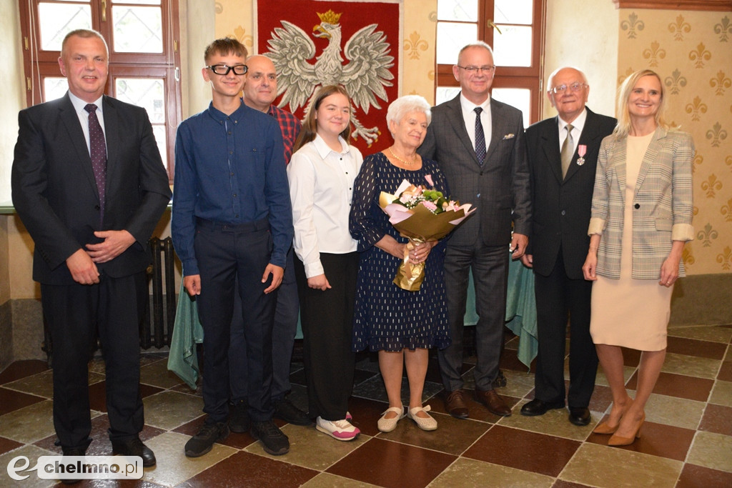 Medale Prezydenta z okazji Złotych Godów. Burmistrz Chełmna uhonorował wzruszonych Jubilatów