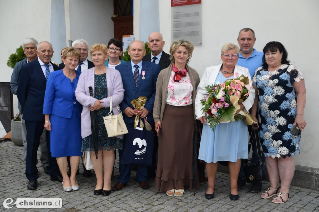 Medale Prezydenta z okazji Złotych Godów. Burmistrz Chełmna uhonorował wzruszonych Jubilatów