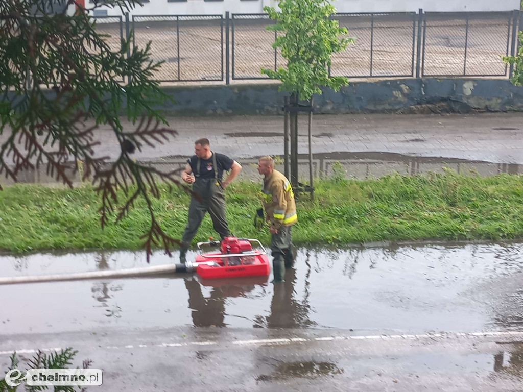 Problemy po ulewnym deszczu z gradem w Chełmnie. Nawałnica wyrządziła ogromne szkody