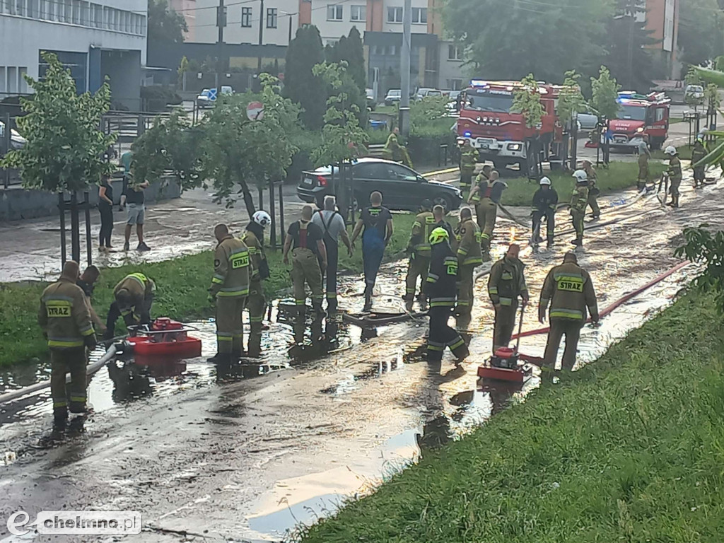 Problemy po ulewnym deszczu z gradem w Chełmnie. Nawałnica wyrządziła ogromne szkody