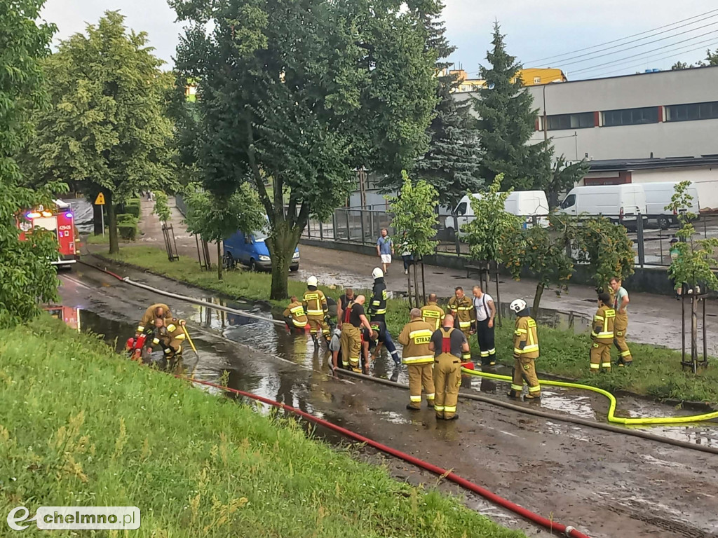 Problemy po ulewnym deszczu z gradem w Chełmnie. Nawałnica wyrządziła ogromne szkody