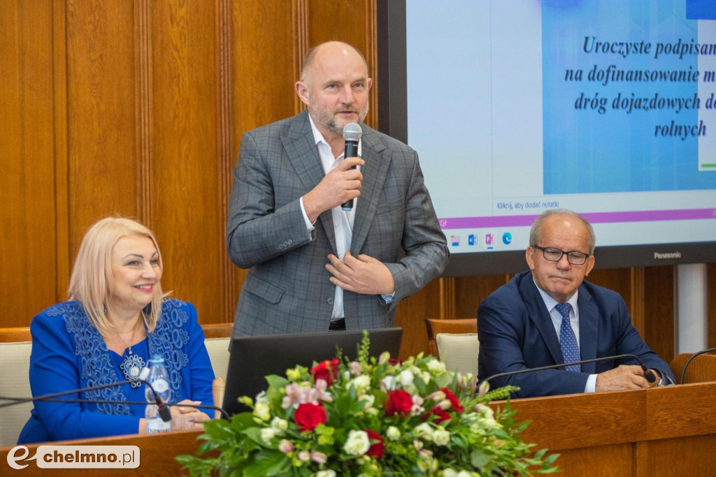 Pieniądze na wiejskie drogi