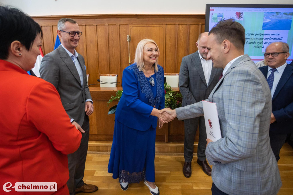 Pieniądze na wiejskie drogi