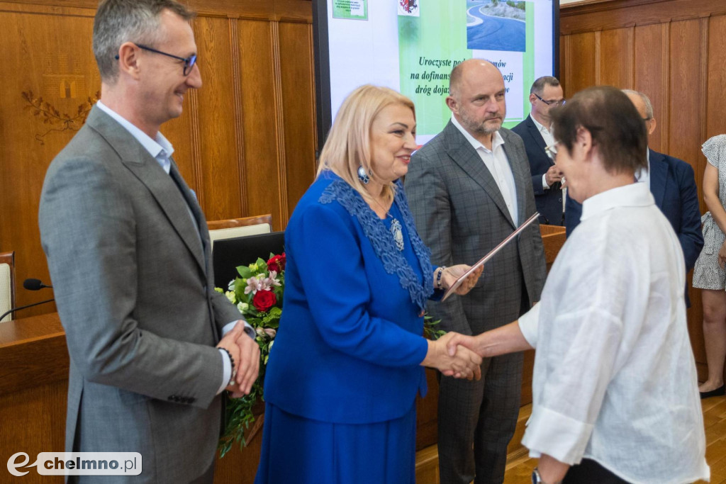 Pieniądze na wiejskie drogi