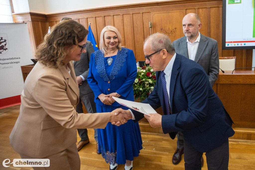 Pieniądze na wiejskie drogi