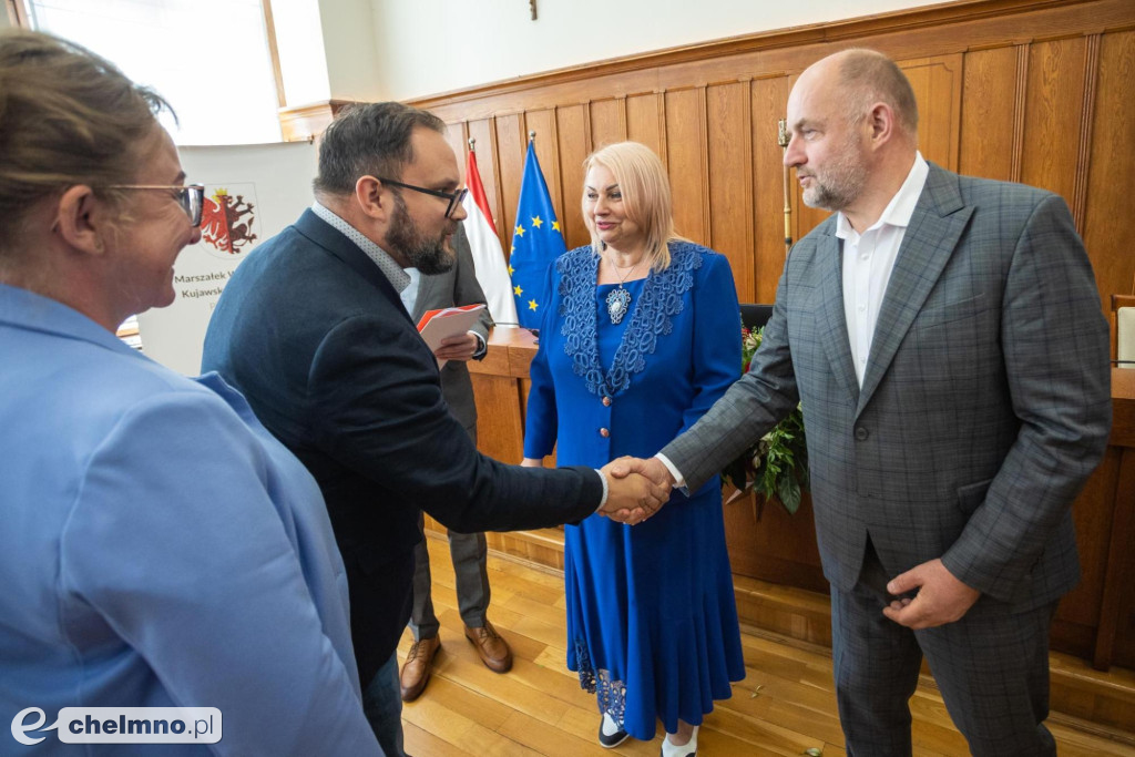 Pieniądze na wiejskie drogi