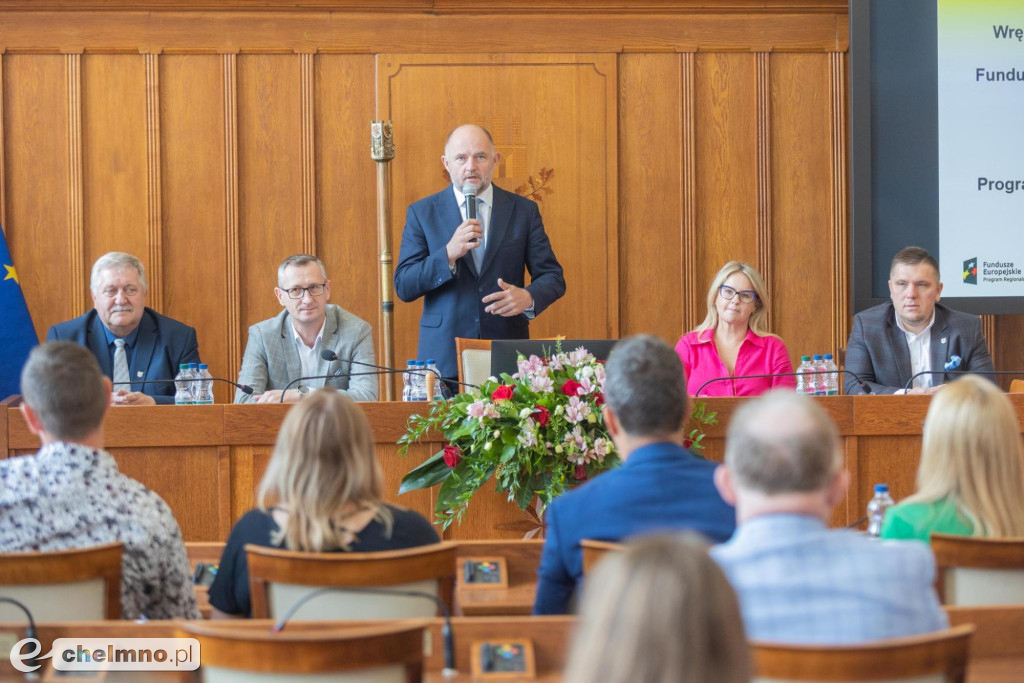 Nowe umowy FEdKP i PROW: biznes, projekty społeczne, środowisko