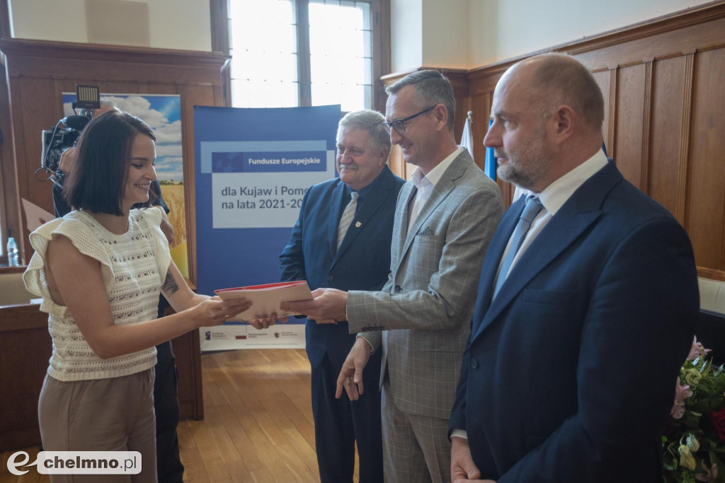 Nowe umowy FEdKP i PROW: biznes, projekty społeczne, środowisko