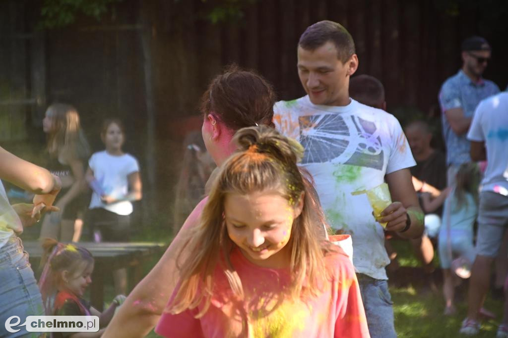 Kolorowy świat holi, baniek mydlanych oraz teatr ECHA