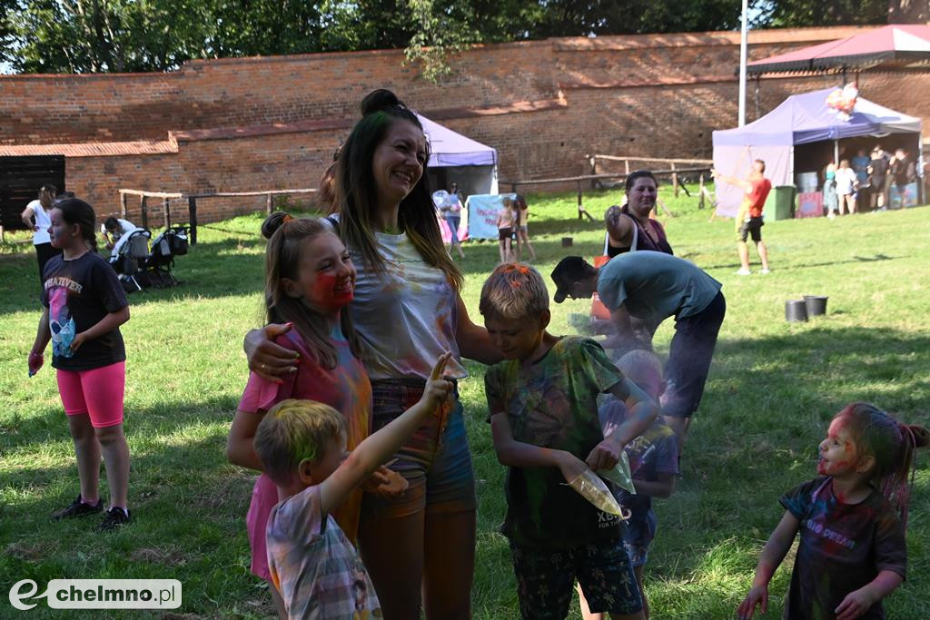 Kolorowy świat holi, baniek mydlanych oraz teatr ECHA