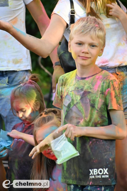 Kolorowy świat holi, baniek mydlanych oraz teatr ECHA