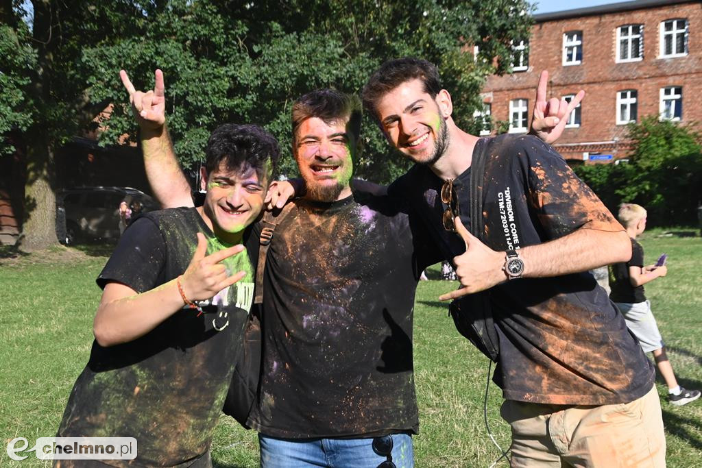 Kolorowy świat holi, baniek mydlanych oraz teatr ECHA